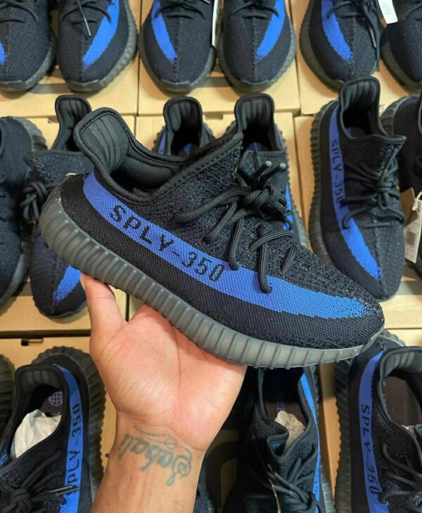 YEEZY SHOES PALLET 16 YEEZY SHOES PALLET