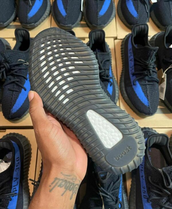 YEEZY SHOES PALLET 9 YEEZY SHOES PALLET
