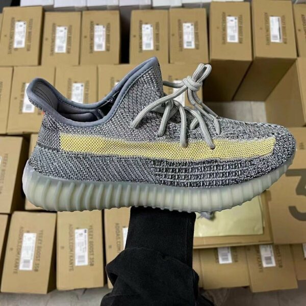 YEEZY SHOES PALLET 6 YEEZY SHOES PALLET