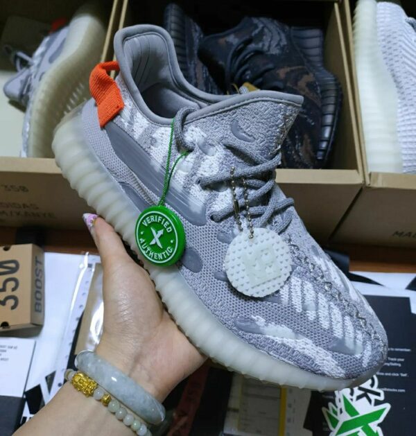 YEEZY SHOES PALLET 8 YEEZY SHOES PALLET