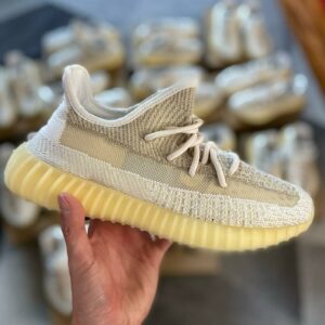 YEEZY SHOES PALLET 33 YEEZY SHOES PALLET - Image 3