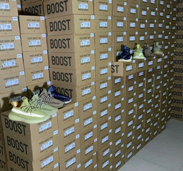 YEEZY SHOES PALLET 22 YEEZY SHOES PALLET