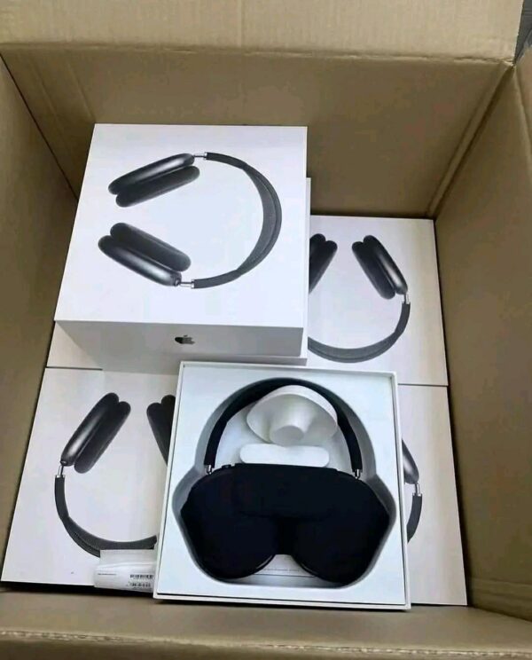 Apple AirPods Max pallets 4 Apple AirPods Max pallets