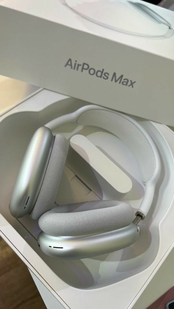 Apple AirPods Max pallets 12 Apple AirPods Max pallets