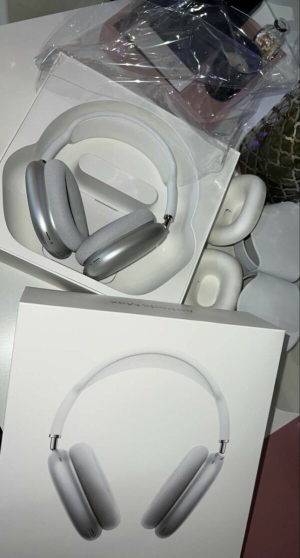 Apple AirPods Max pallets 16 Apple AirPods Max pallets