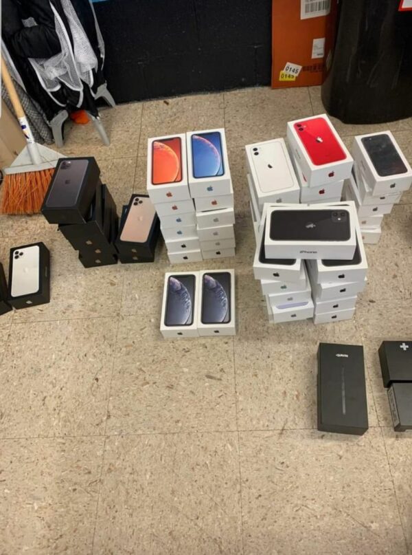MIX IPHONE PALLETS 7 PALLETS