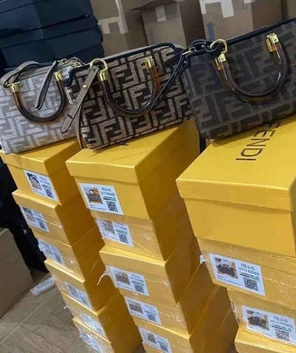 Ladies handbags Pallet 5 ladies handbags liquidation