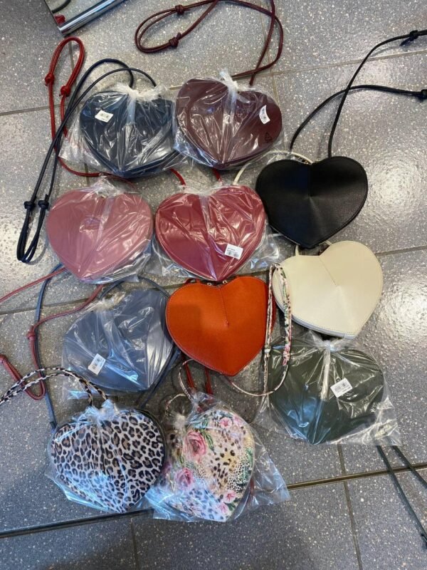 Ladies handbags Pallet 24 ladies handbags liquidation