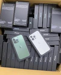 iPhone liquidation pallets