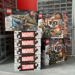 Home 28 LEGO pallets with 500+ authentic Star Wars, Technic & City sets