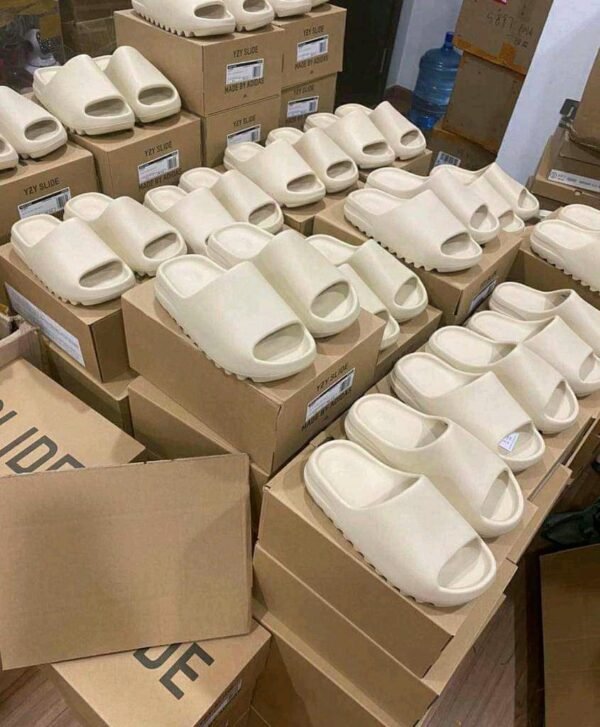 YEEZY SLIDES 1 YEEZY SLIDES