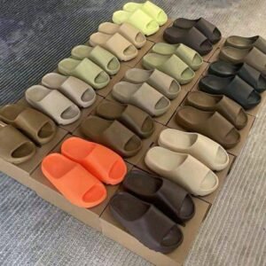 YEEZY SLIDES 22 YEEZY SLIDES - Image 4