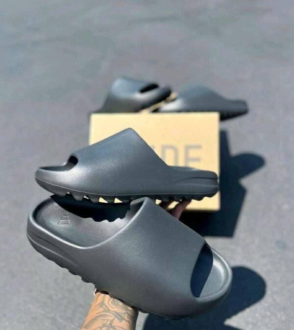 YEEZY SLIDES 5 YEEZY SLIDES