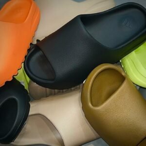 YEEZY SLIDES 33 YEEZY SLIDES - Image 15