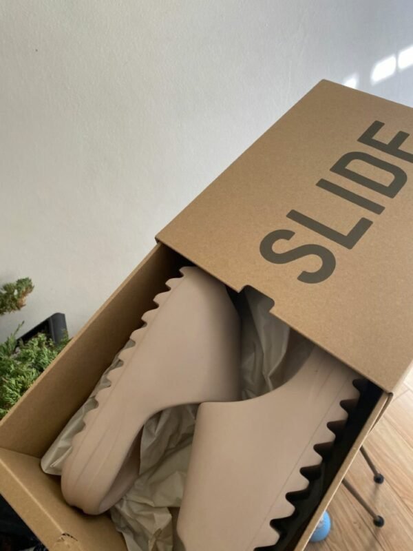 YEEZY SLIDES 18 YEEZY SLIDES