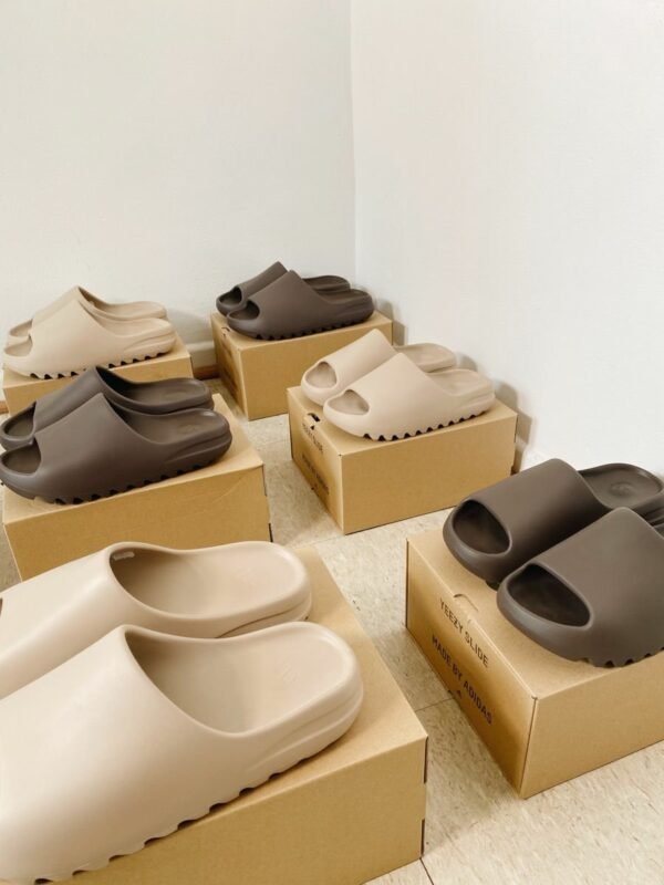 YEEZY SLIDES 17 YEEZY SLIDES