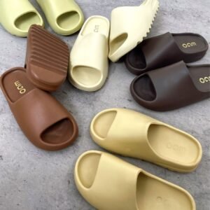 YEEZY SLIDES 35 YEEZY SLIDES - Image 17
