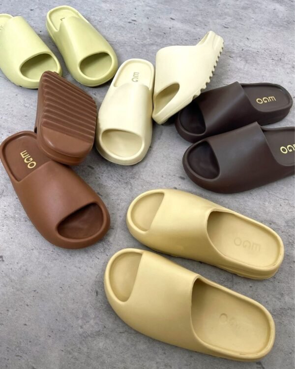 YEEZY SLIDES 16 YEEZY SLIDES