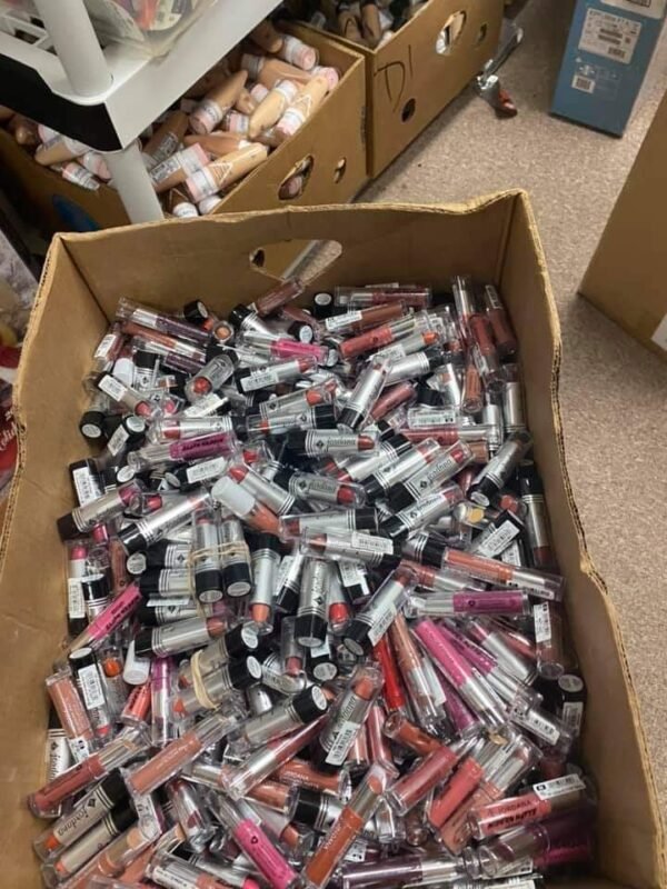 Cosmetic pallets 20 Cosmetic pallets