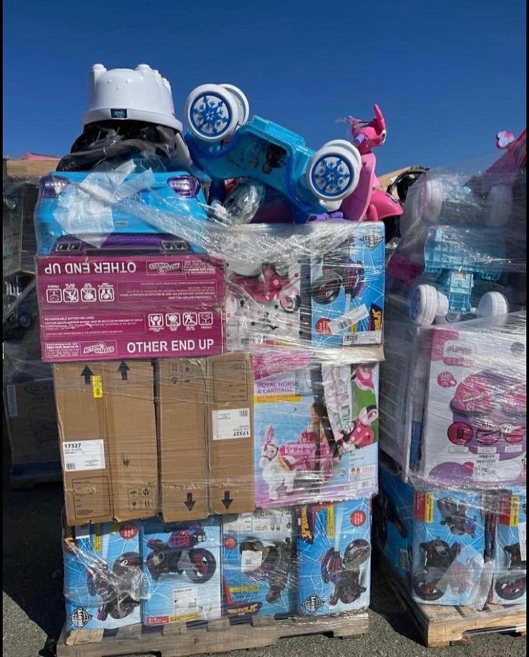 Toys pallets 8 Toys pallets