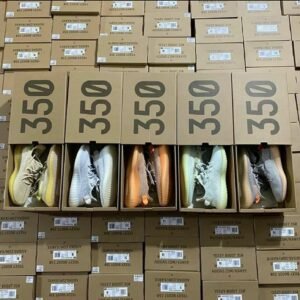 YEEZY SHOES PALLET - Image 22