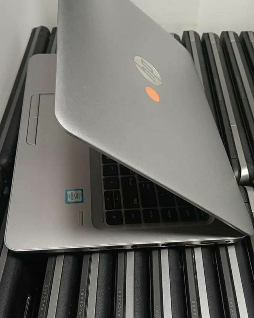 HP/DELL LAPTOPS PALLETS 15 HP/DELL LAPTOPS PALLETS