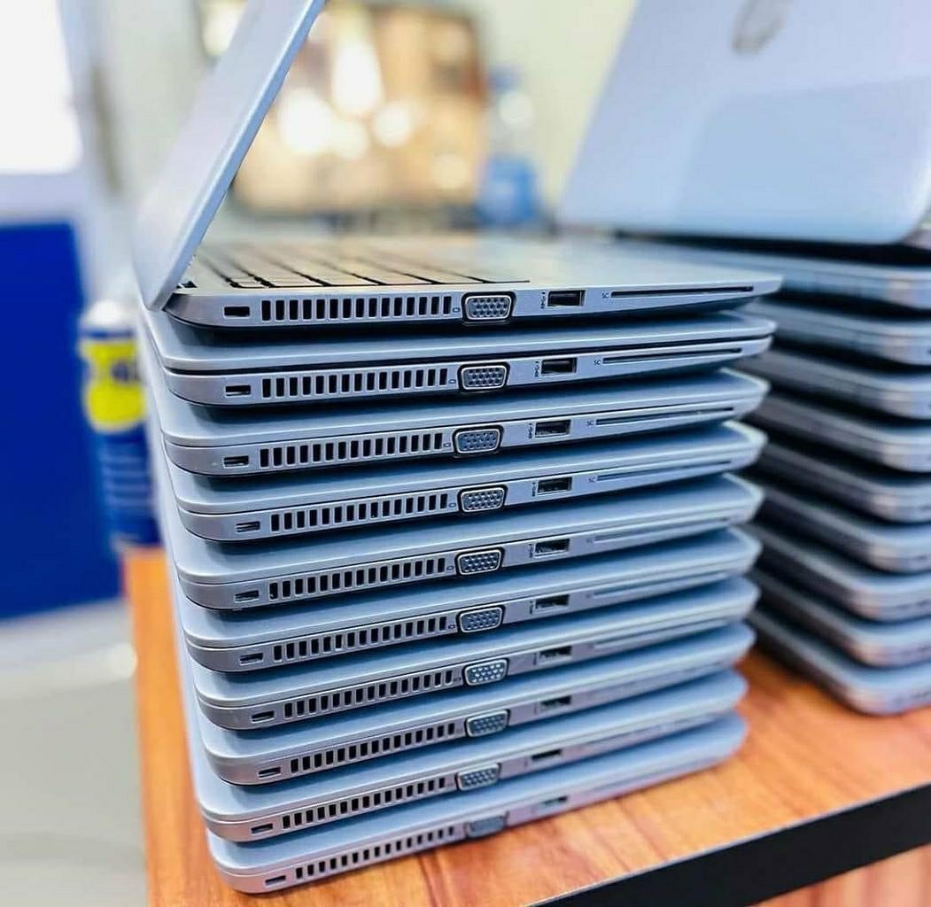 HP/DELL LAPTOPS PALLETS 1 HP/DELL LAPTOPS PALLETS