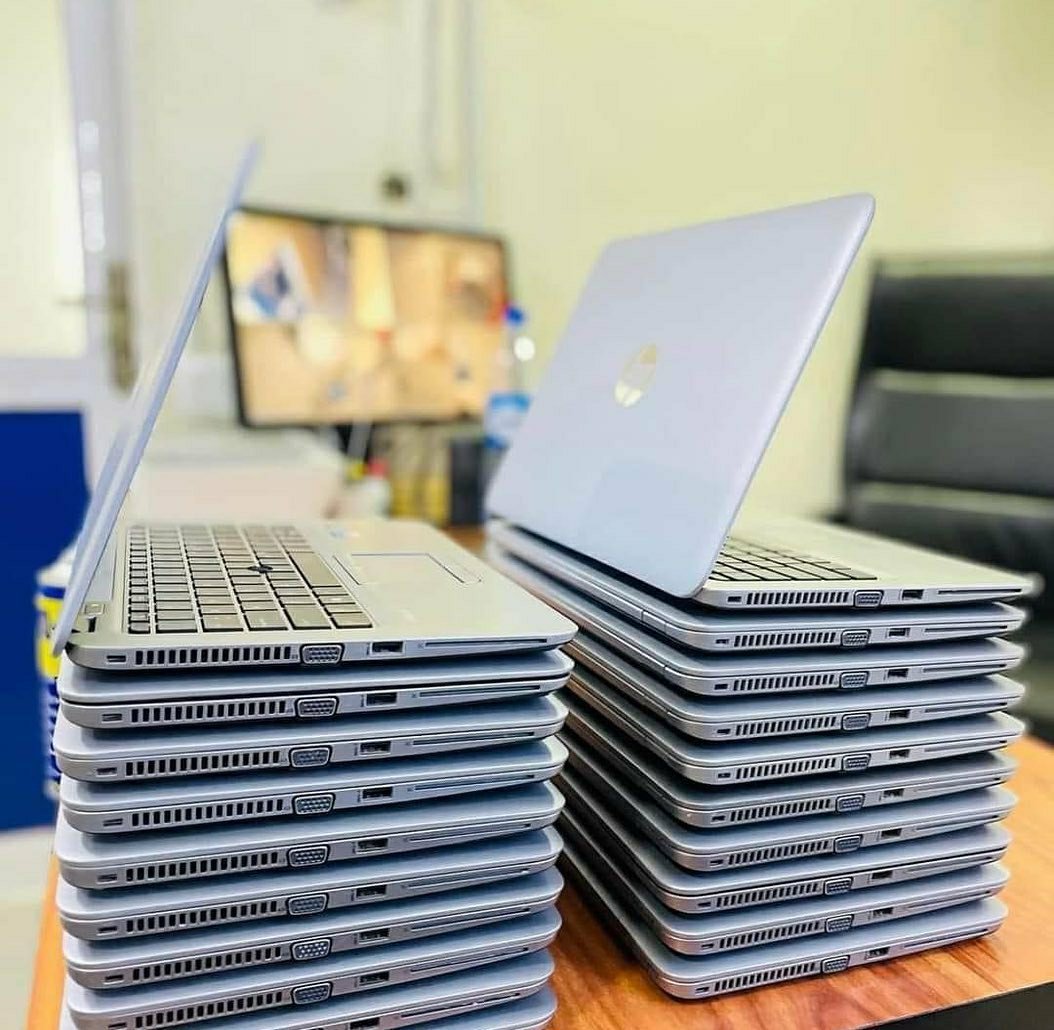 13553.jpg HP/DELL LAPTOPS PALLETS