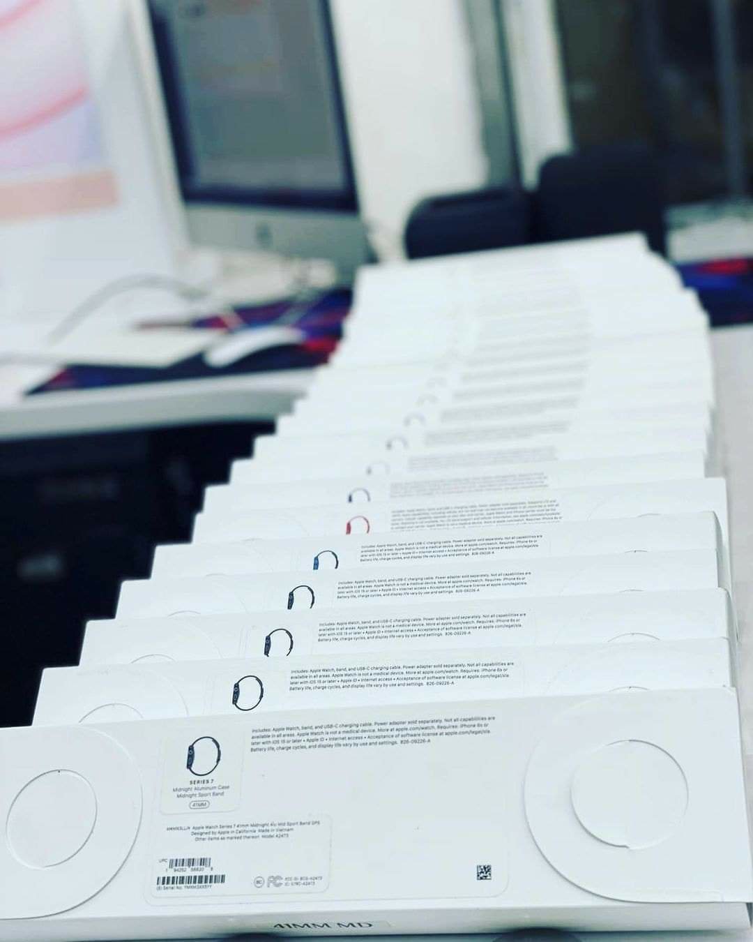 APPLE WATCH PALLETS 4 APPLE WATCH PALLETS