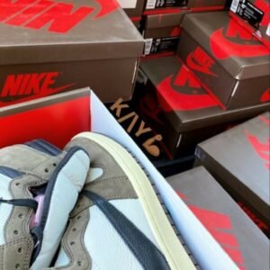 Authentic Nike shoes - Image 8