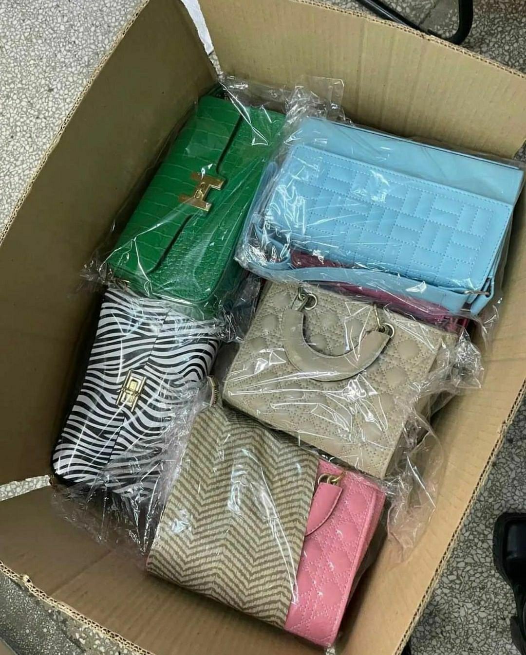 Woman bags & purse pallets 5 Woman bags