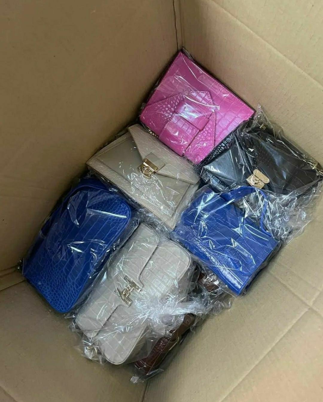 Woman bags & purse pallets 4 Woman bags