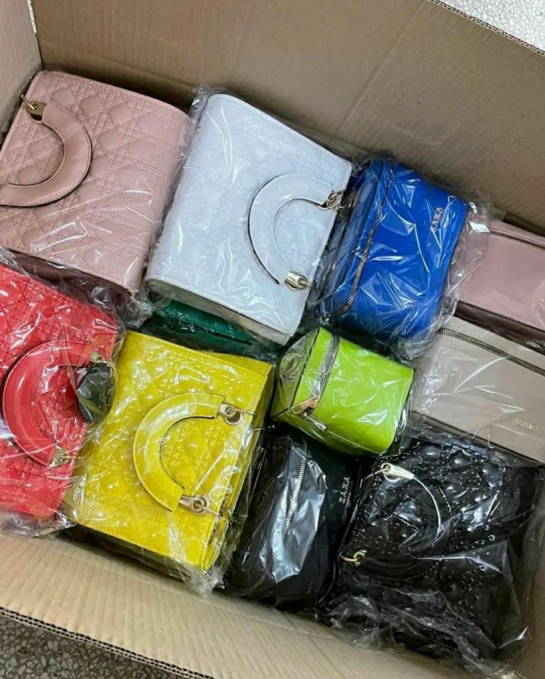 18676.jpg Woman bags