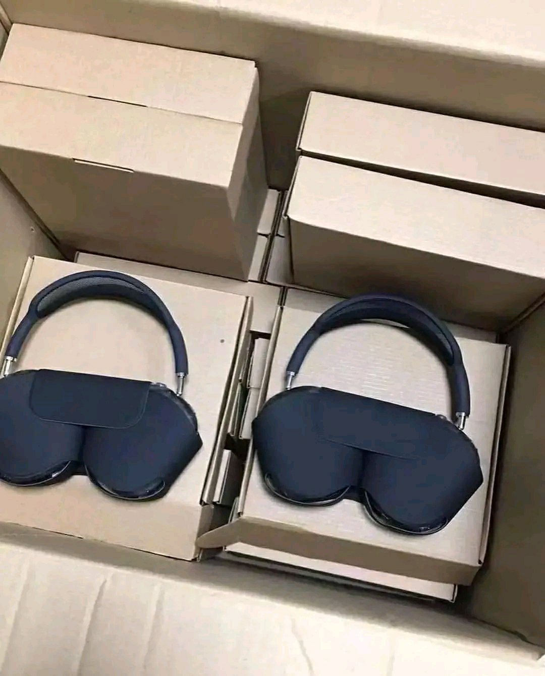 Apple AirPods Max pallets 9 Apple AirPods Max pallets