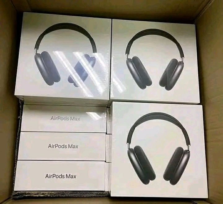 Apple AirPods Max pallets 10 Apple AirPods Max pallets