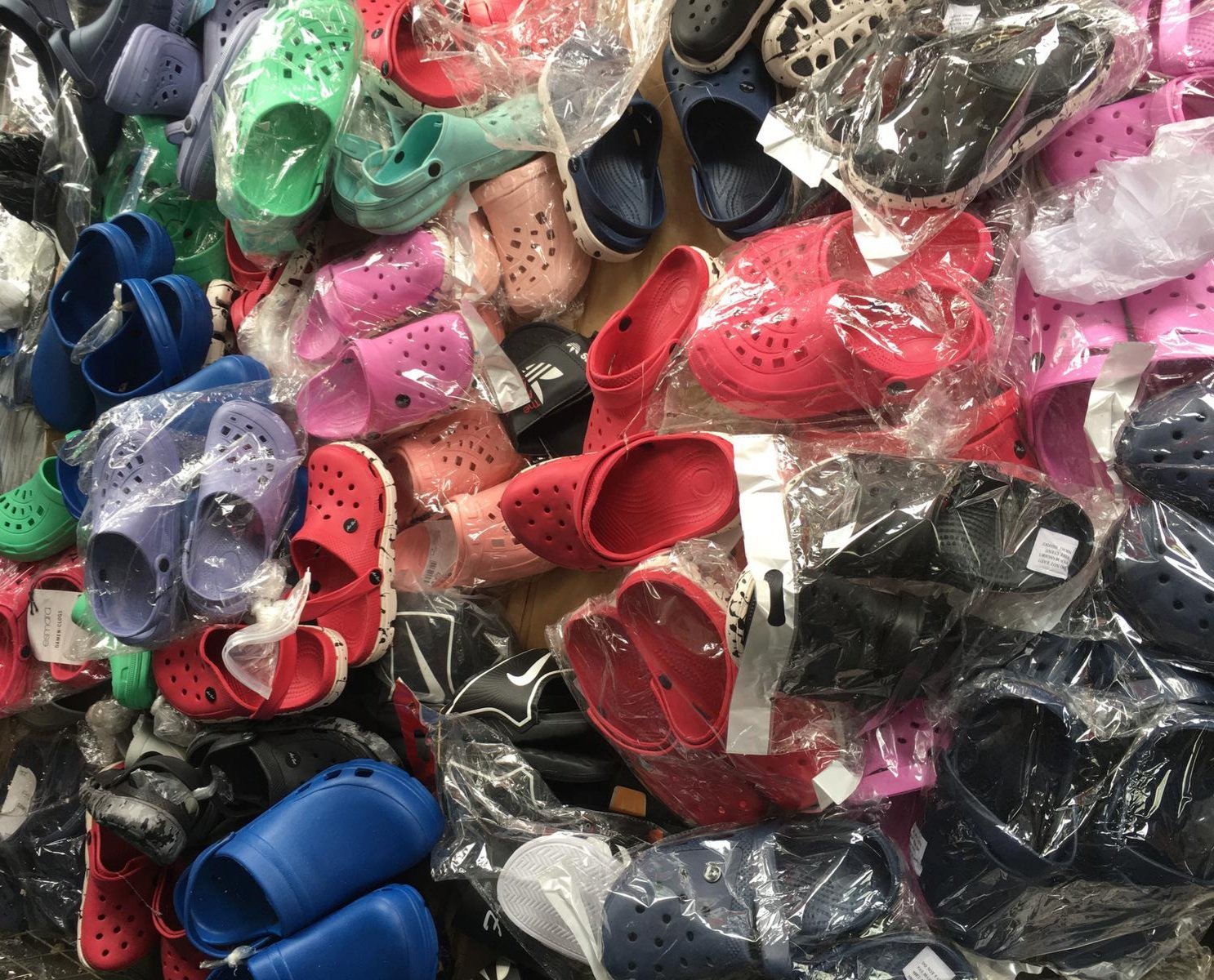 Crocs PALLETS 9 Crocs PALLETS
