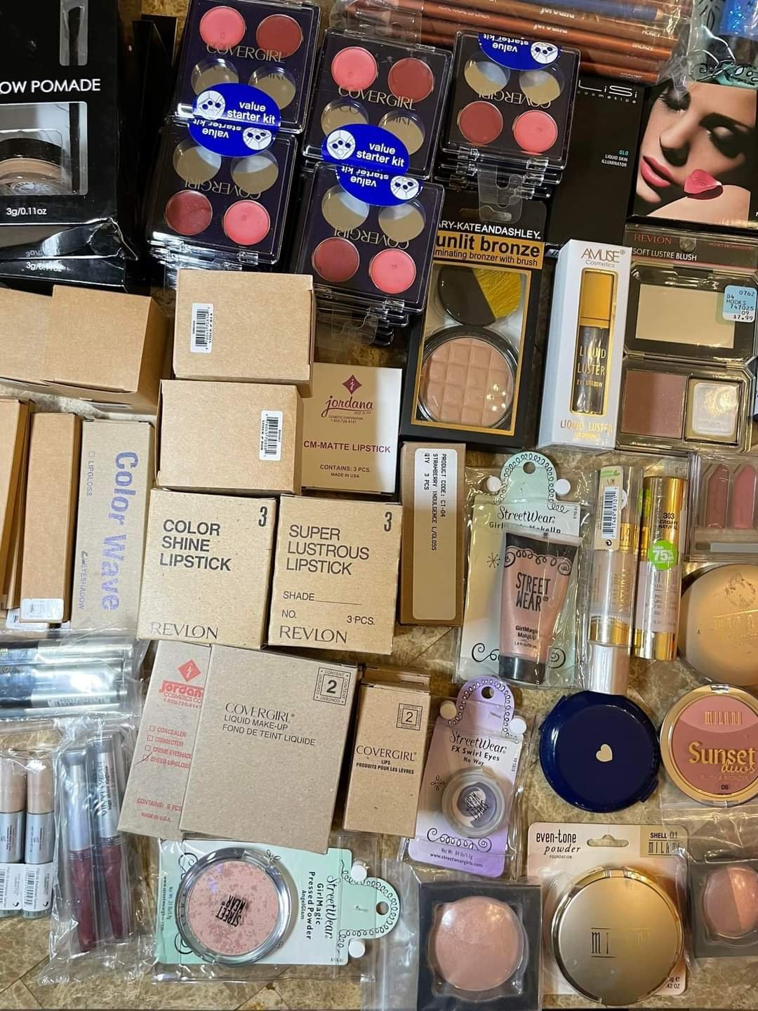 Cosmetic pallets