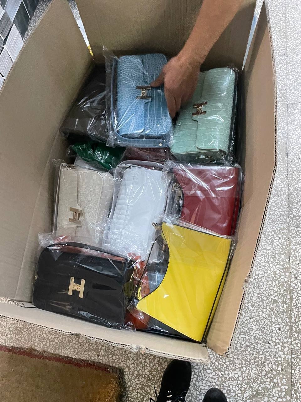 Woman bags & purse pallets 14 Woman bags