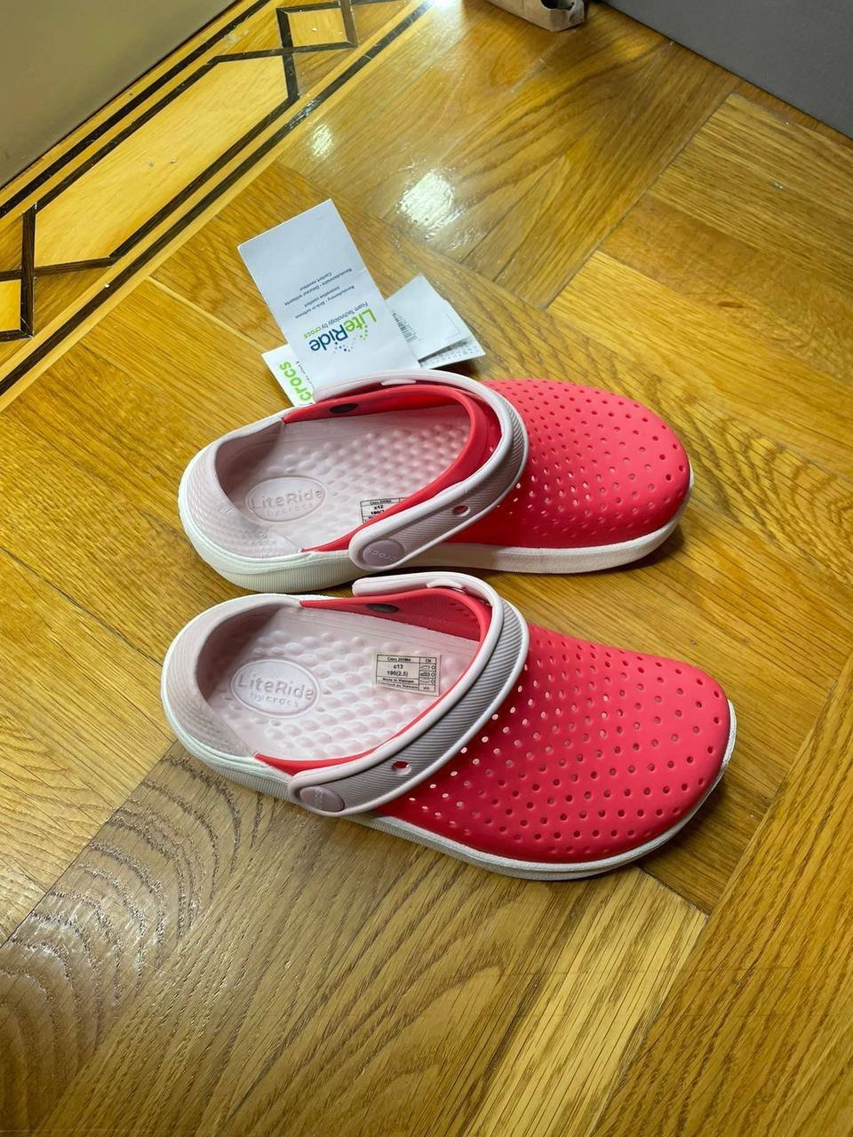 Crocs PALLETS 30 Crocs PALLETS