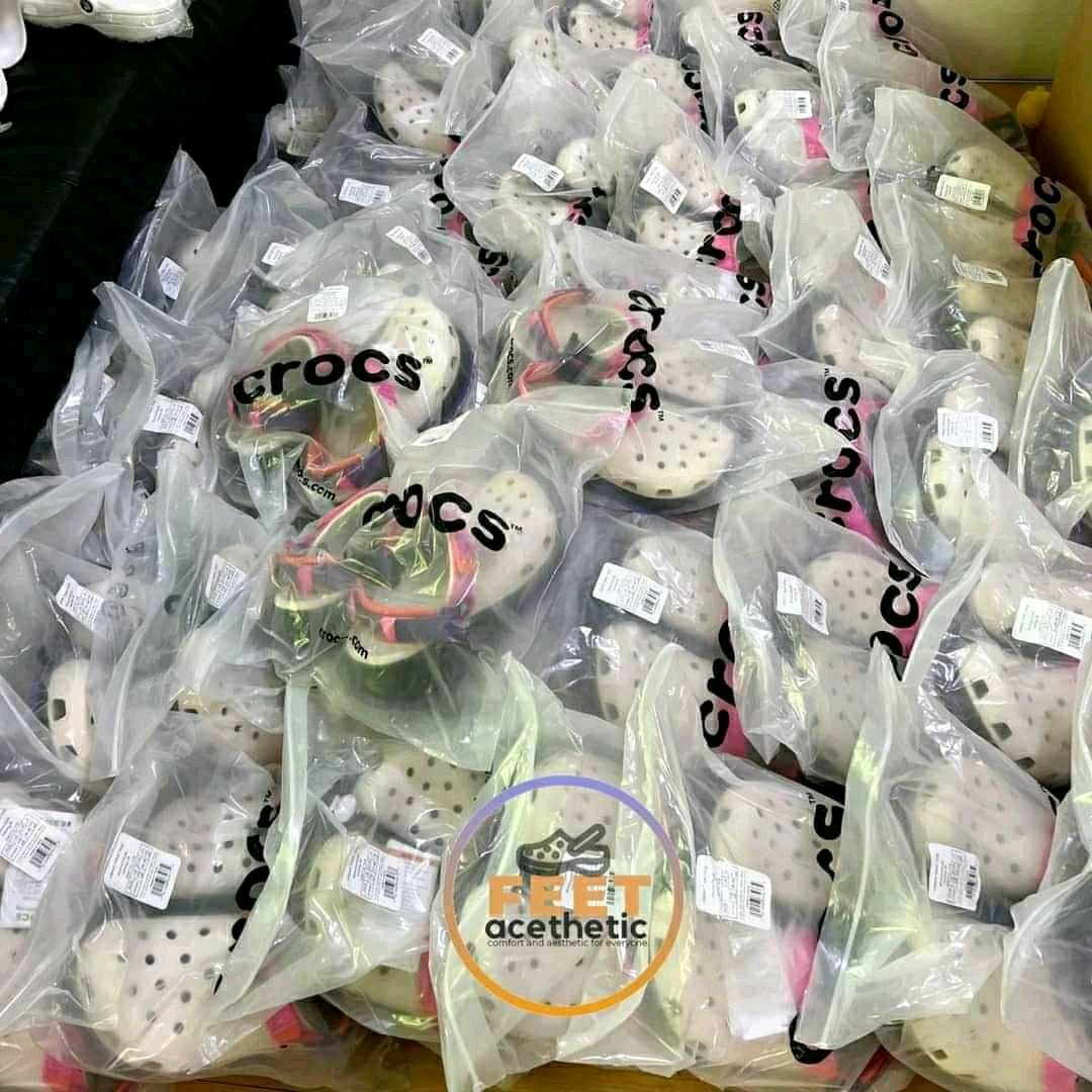 Crocs PALLETS 16 Crocs PALLETS