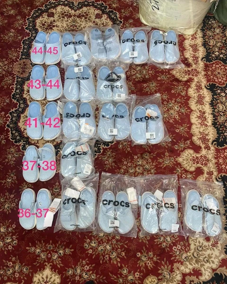 Crocs PALLETS 11 Crocs PALLETS